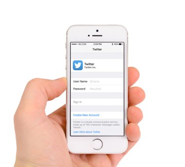 Minsk, Beyaz Rusya - 16 Nisan 2016: Sayfa Twitt ile Apple iphone 5s