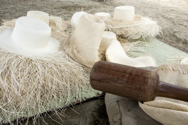 Sombreros de Panamá - Herramientas - cómo hacer — Foto de Stock