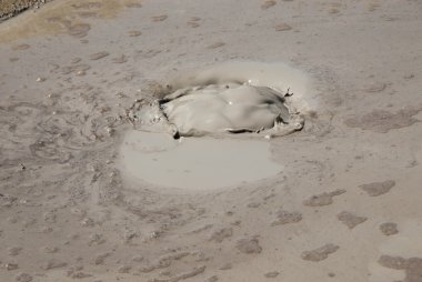 Çamur volkanlar - doku ve patlama-Romanya, Buzau, Berca