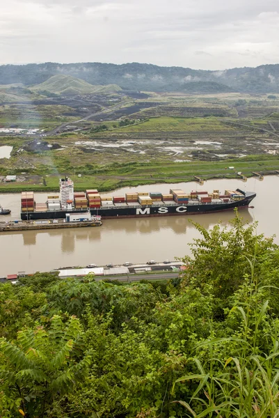 Buque de carga en Canal de Panamá —  Fotos de Stock