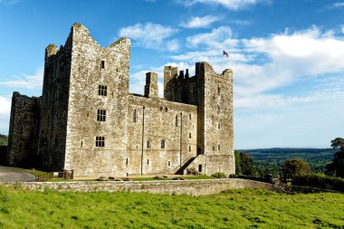 Bolton Şatosu, 14. yüzyıldan kalma bir kale. Bolton Köyü, Wensleydale, Yorkshire Dales, Birleşik Krallık