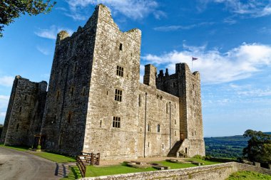 Bolton Şatosu, 14. yüzyıldan kalma bir kale. Bolton Köyü, Wensleydale, Yorkshire Dales, Birleşik Krallık