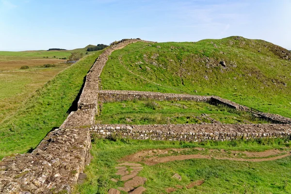 Hadrian Duvarı, Northumberland Ulusal Parkı, Northumberland, İngiltere, İngiltere - 17 Eylül 2020