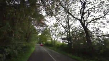 A68, İngiltere 'de Darlington' dan Edinburgh 'daki A720' ye kadar uzanan büyük bir yoldur. A68 yolunda araba kullanmak - Northumberland - İngiltere - 18 Eylül 2020