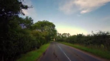A68, İngiltere 'de Darlington' dan Edinburgh 'daki A720' ye kadar uzanan büyük bir yoldur. A68 yolunda araba kullanmak - Northumberland - İngiltere - 18 Eylül 2020