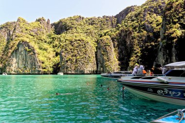 Andaman Denizi 'ndeki Koh Hong ve Krabi Eyaleti' ndeki Tharn Bok Khorani Parkı 'nda 24 Ocak 2020