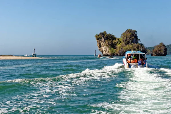 Плаваючи Острові Пхі Від Пірса Клонґ Хенг Порт Noppharat Thara — стокове фото