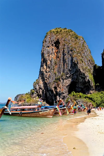 Barcos Cauda Longa Praia Phra Nang Railay Província Krabi Tailândia — Fotografia de Stock