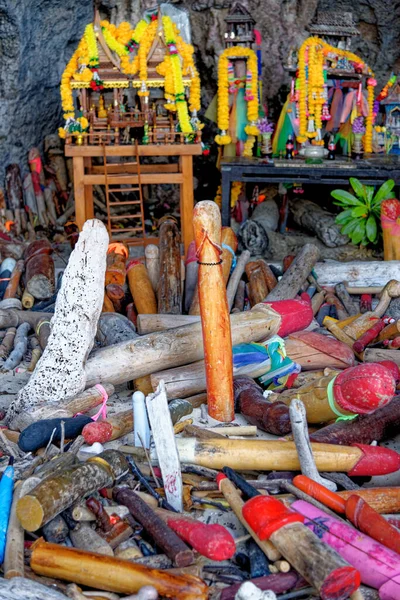 卡夫公主 弗勒斯的象征 弗拉南洞神龛献给一位名叫弗拉南的公主女神 泰国克拉比省Phra Nang海滩 2020年1月25日 — 图库照片
