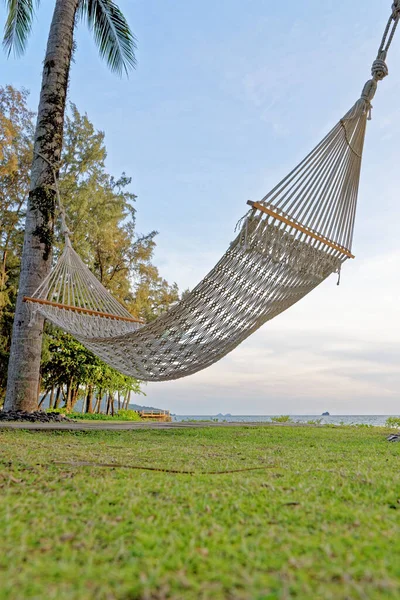 Relaxing Rope Hammock Tied Two Palm Trees Thailand Travel Destination — Stock Photo, Image