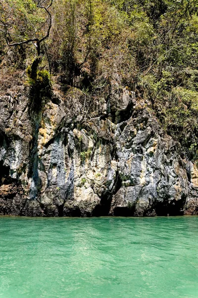 Круизы Лагуну Хонг Андаманском Море Парк Тарн Бок Хорани Провинции — стоковое фото