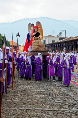 UNESCO Dünya Mirası Alanı Antigua, Guatemala 'da Kutsal Cuma Geçit Töreni (Semana Noel Baba) - 22 Nisan 2011