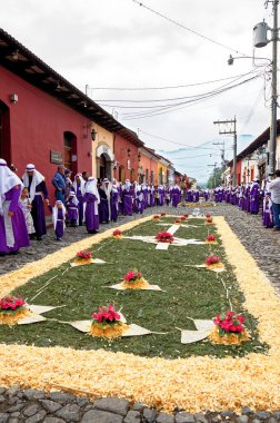 Kutsal Cuma alayı için Talaş halısı Antigua, Guatemala, Orta Amerika 'da - 22 Nisan 2011