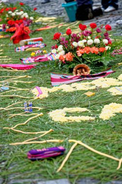 Kutsal Cuma alayı için Talaş halısı Antigua, Guatemala, Orta Amerika 'da - 22 Nisan 2011