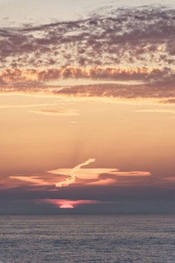 Baltık Denizi 'nde güzel bir gün batımı - İskandinav Manzarası