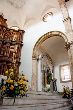 Iglesia de San Pedro Claver 'ın içi. Cartagena de Indias, Kolombiya 'daki kilise. 26 Nisan 2011