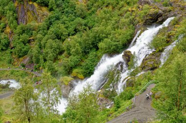 Norveç - Jostedalsbreen Ulusal Parkı - Şelale - Avrupa seyahatleri - 13 Temmuz 2012