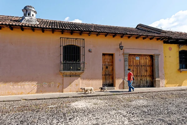 Escena Callejera Matutina Pintoresca Ciudad Central Antigua Guatemala Sacatepequez Guatemala — Foto de Stock