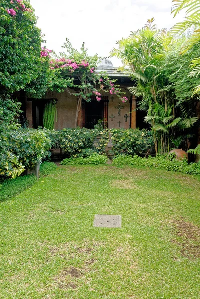 Typical Colonial Garden Jardin Posada Don Rodrigo Antigua Guatemala 24Th — Stock Photo, Image