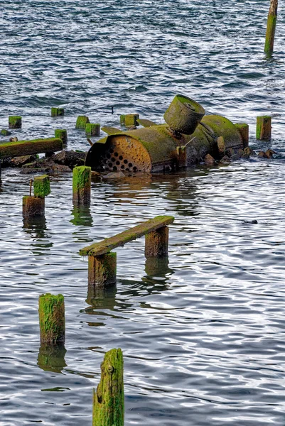 Astoria Oregon Daki Columbia Nehri Ndeki Eski Bir Rıhtımın Kalıntıları — Stok fotoğraf