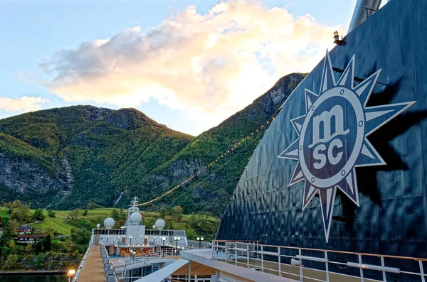Flam Norveç 'teki MSC Cruise gemisi - Avrupa' nın kuzeyinde seyahat hedefi - 24 Eylül 2012