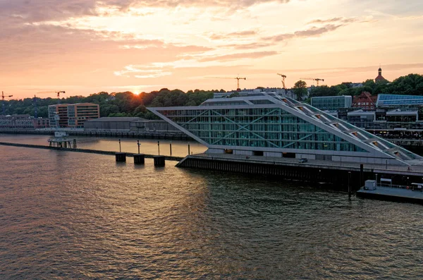 Segling Vid Solnedgången Vid Floden Elbe Hafencity Hamburg Tyskland Juli — Stockfoto