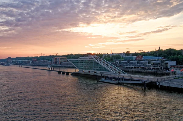 Zeilen Bij Zonsondergang Elbe Hafencity Hamburg Duitsland Juli 2012 — Stockfoto