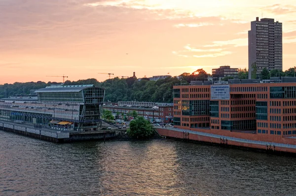 Zeilen Bij Zonsondergang Elbe Hafencity Hamburg Duitsland Juli 2012 — Stockfoto