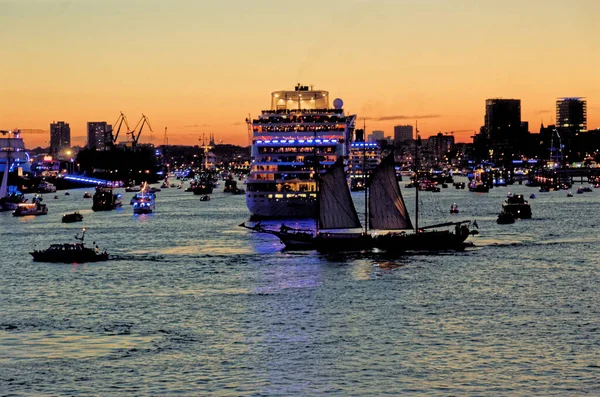 Alemania Puerto Hamburgo Celebra 823º Cumpleaños Festival Con Una Fiesta — Foto de Stock