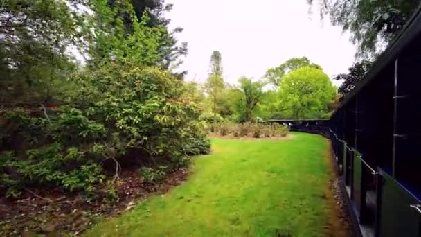 Exbury Gardens Railway Που Τρέχει Για Μίλια Γύρω Από Βόρειο — Αρχείο Βίντεο