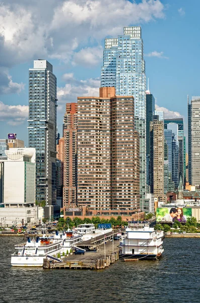 Navegando Rio Hudson Frente South Manhattan Sky Scrapers Manhattan Nova — Fotografia de Stock