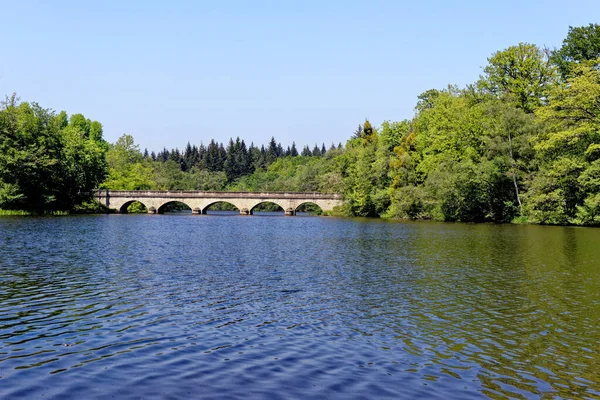 旅行先イギリス 5つのアーチ橋 ロイヤル ランドスケープ ウィンザー グレート パーク バージニア ウォーター サリー — ストック写真