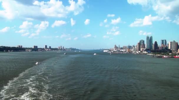 Zeilen Hudson River Voorkant Van South Manhattan Wolkenkrabbers Manhattan New — Stockvideo