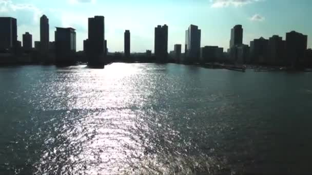 Zeilen Hudson River Voorkant Van South Manhattan Wolkenkrabbers Manhattan New — Stockvideo