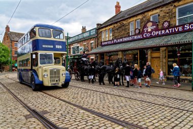 Beamish Village, Durham County, İngiltere 'de klasik otobüs etkinliği, 12 Haziran 2021