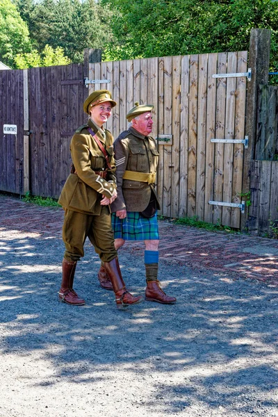 Personas Vestidas Con Uniformes Soldado Vintage Historia Viva Gran Guerra —  Fotos de Stock