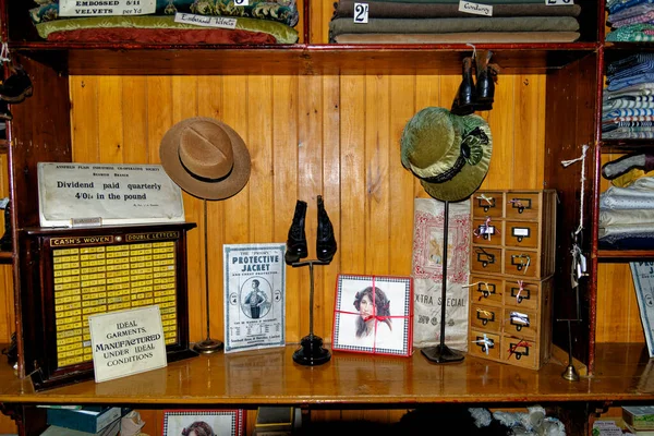 旧帽店展示 英国达勒姆县比米什村 2021年6月12日 — 图库照片