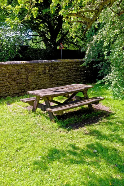 Shaded Woodland Picnic Area Table Bench Seats Beamish Durham County — Stockfoto