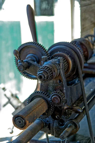 All Interno Una Vecchia Officina Servizio Auto Epoca Polverosa Beamish — Foto Stock