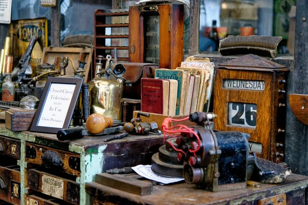 All Interno Una Vecchia Officina Servizio Auto Epoca Polverosa Beamish — Foto Stock