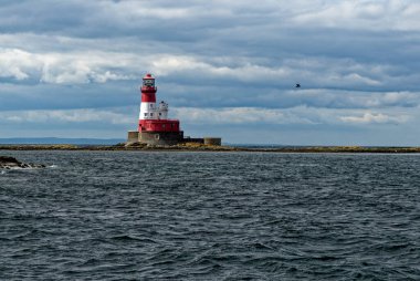Longstone Deniz Feneri - Kuzey İngiltere 'nin Northumberland Sahili' ndeki Farne Adaları 'nda yer almaktadır - Birleşik Krallık