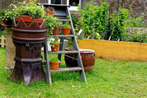 Hermosa Exhibición Jardín Inglés Vintage Con Escaleras Aldea Ford Etal — Foto de Stock