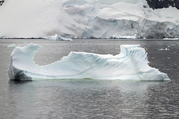 Antarktika'nın kıyı şeridi — Stok fotoğraf