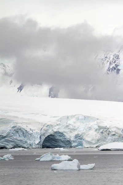 Antártida - Paisaje dramático — Foto de Stock
