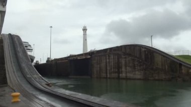 Panama Kanalı kilit yolcu gemisi