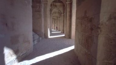 El Jem, Tunus 'taki Roma amfitiyatrosu El Jem, Mahdia, Tunus. El Jem 'deki Roma harabelerinin amfi tiyatrosu.