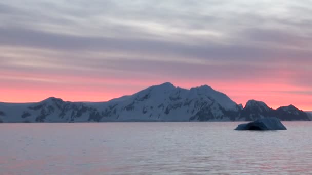 Zonsondergang en zonsopgang in Antarctica - Antarctisch Schiereiland - Palmer archipel — Stockvideo