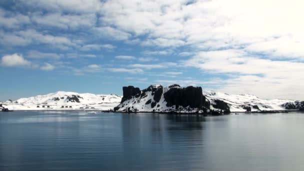 Kustlijn van Antarctica - Global Warming - ijs formaties — Stockvideo