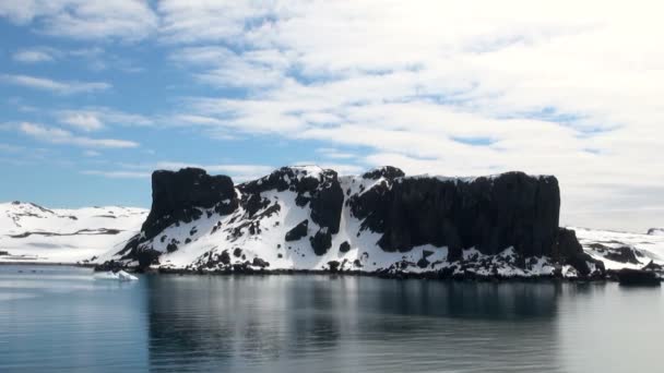 Linea costiera dell'Antartide - riscaldamento globale - formazioni di ghiaccio — Video Stock