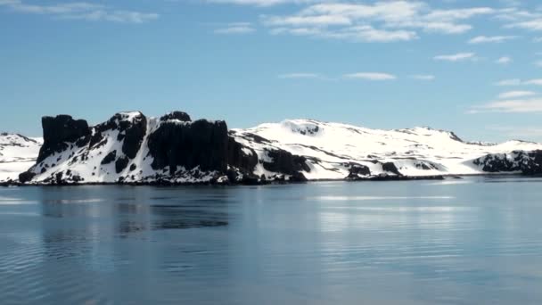 Línea costera de la Antártida - Calentamiento global - Formaciones de hielo — Vídeo de stock